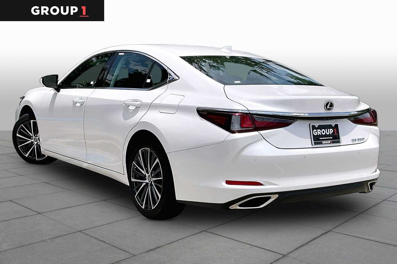 Used 2025 Eminent White Pearl Lexus  image 10