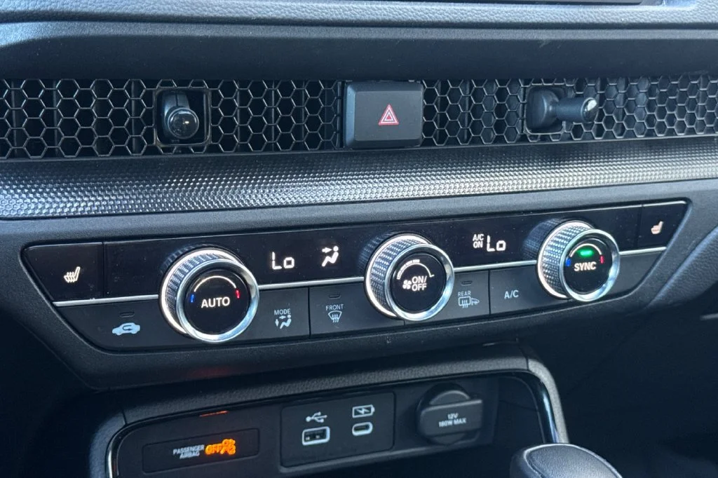 Used 2025  Honda Sport image 23