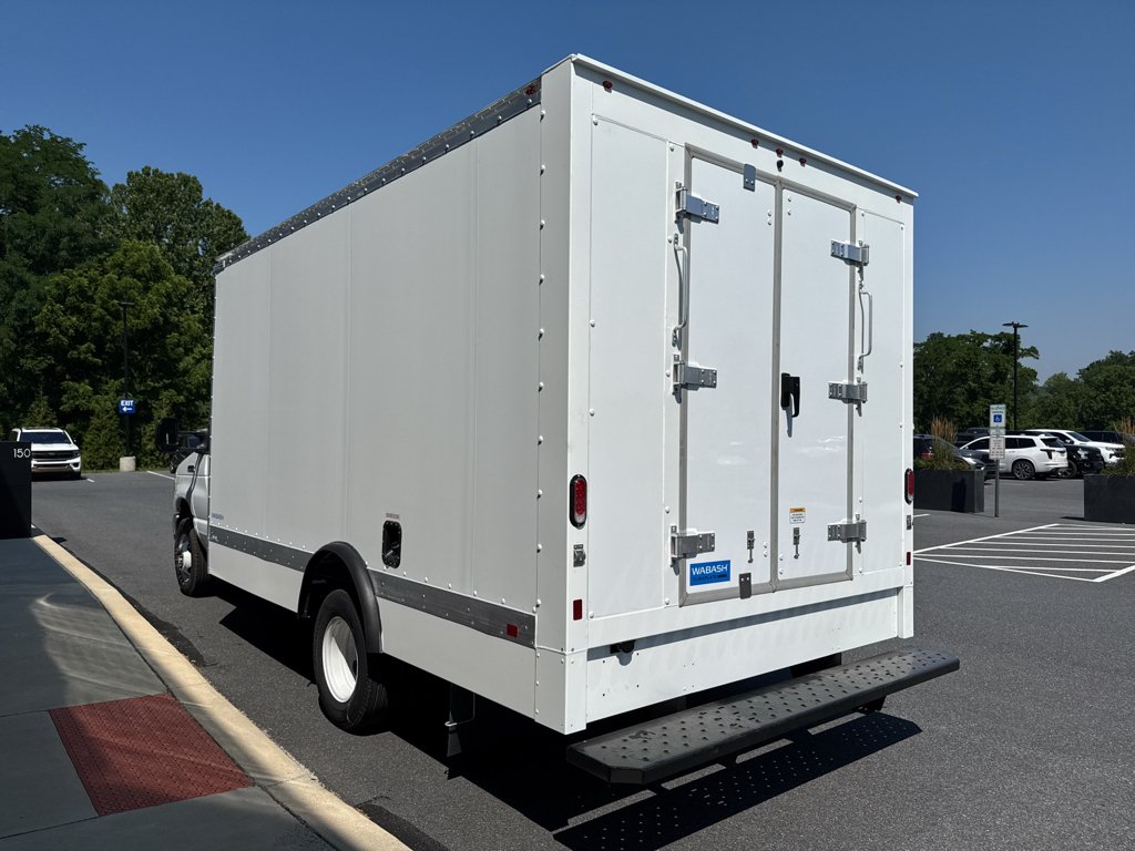 New 2026 Oxford White Ford Base image 17
