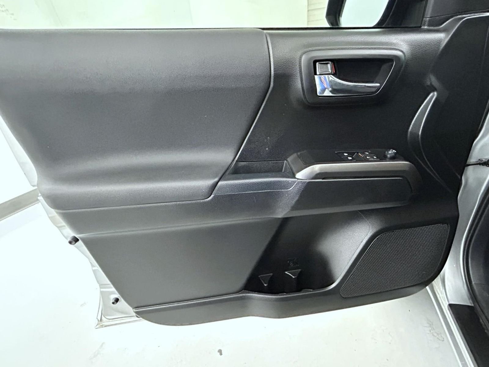 Used 2019 Silver Toyota TRD Off-Road image 9