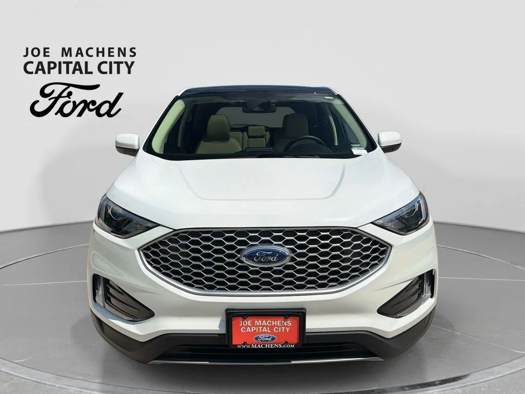 Used 2024 White Metallic Ford SEL image 10