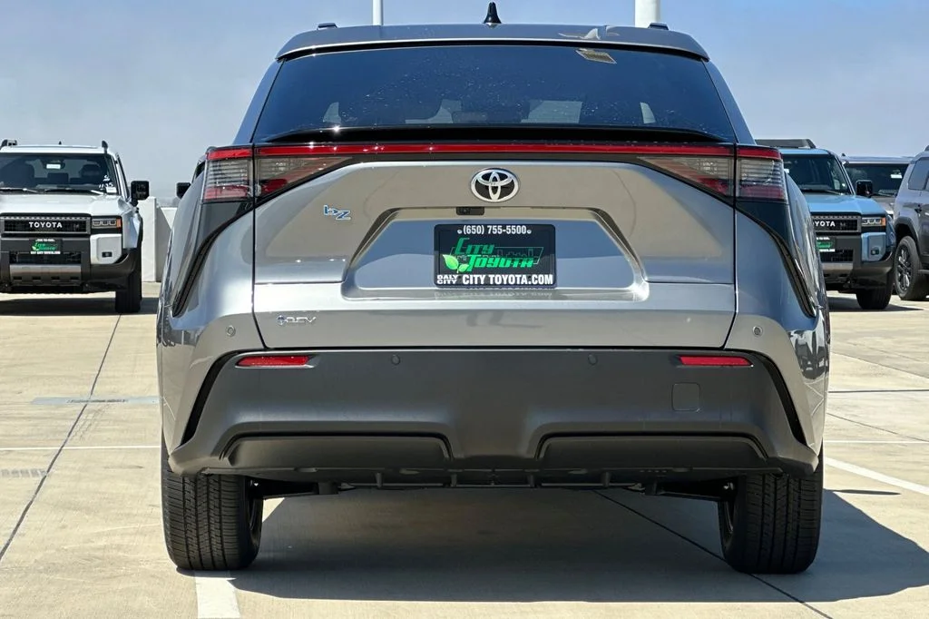 New 2026 Heavy Metal <sup>1</sup> Toyota  XLE image 5