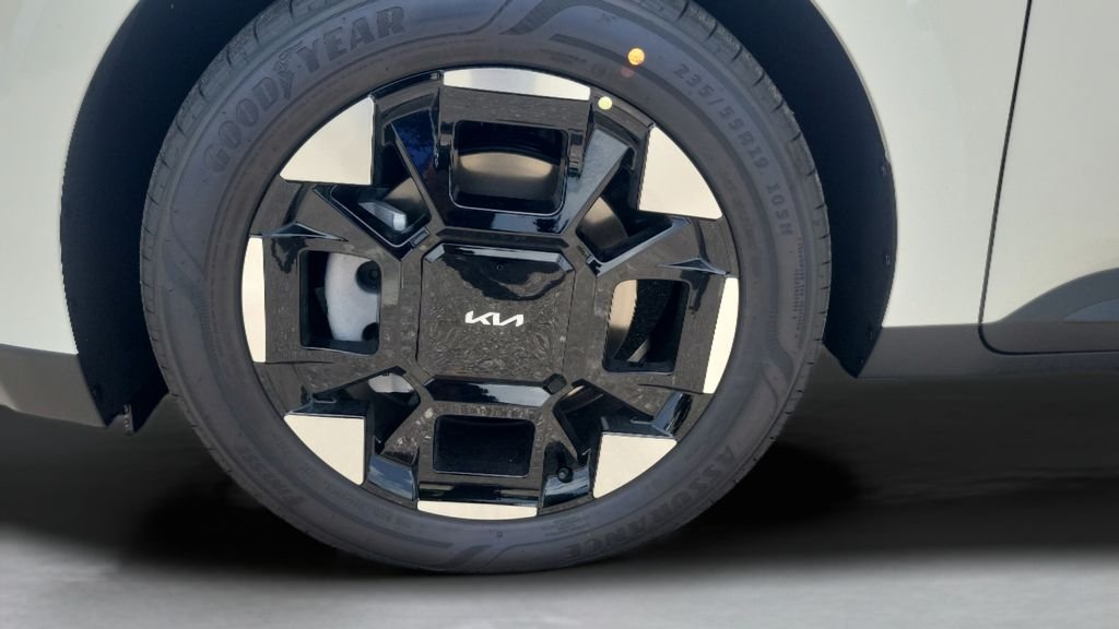 New 2026 Snow White Pearl Kia EX image 28