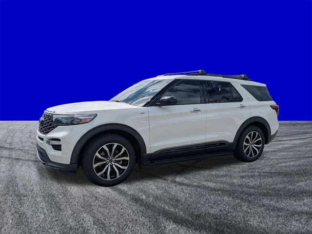 Certified Used 2022 White Metallic Ford ST-Line image 8