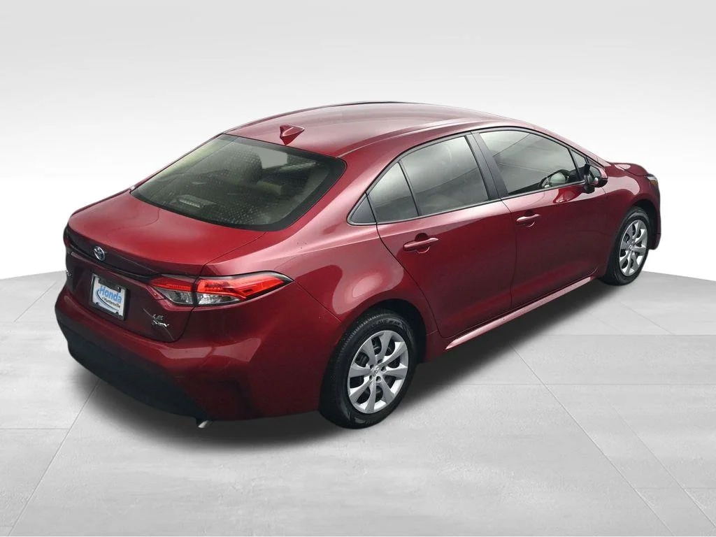 2025 Toyota Corolla LE - Photo 33