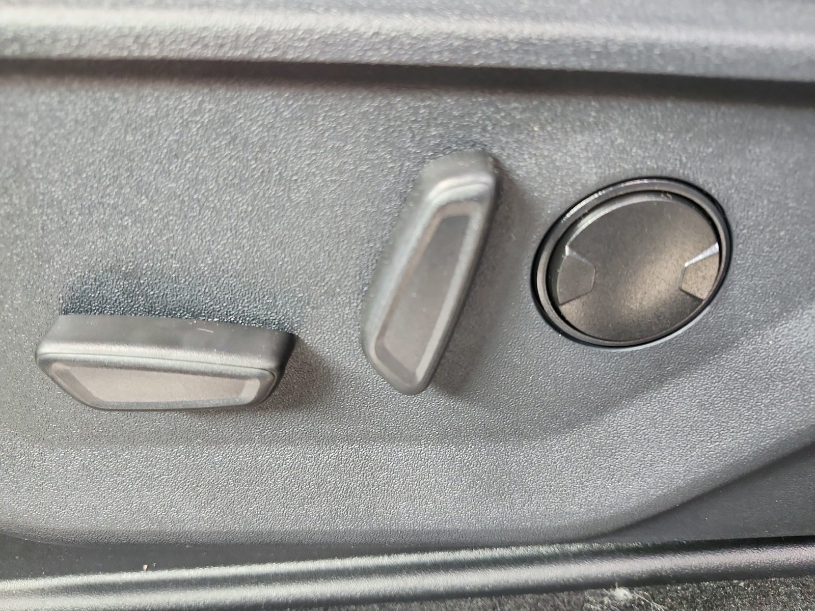 New 2027 Marsh Gray Metallic Ford F-250® Lariat® image 20