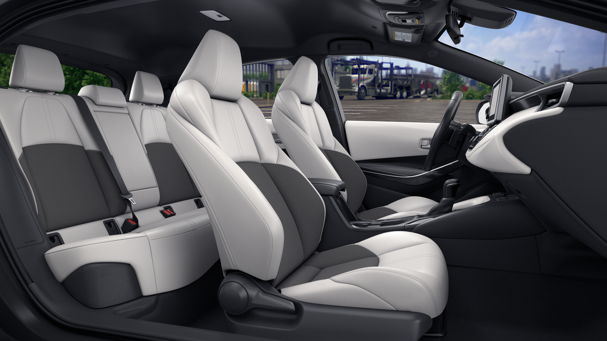 New 2026 Wind Chill Pearl with Midnight Black Metallic roof Toyota XSE image 42