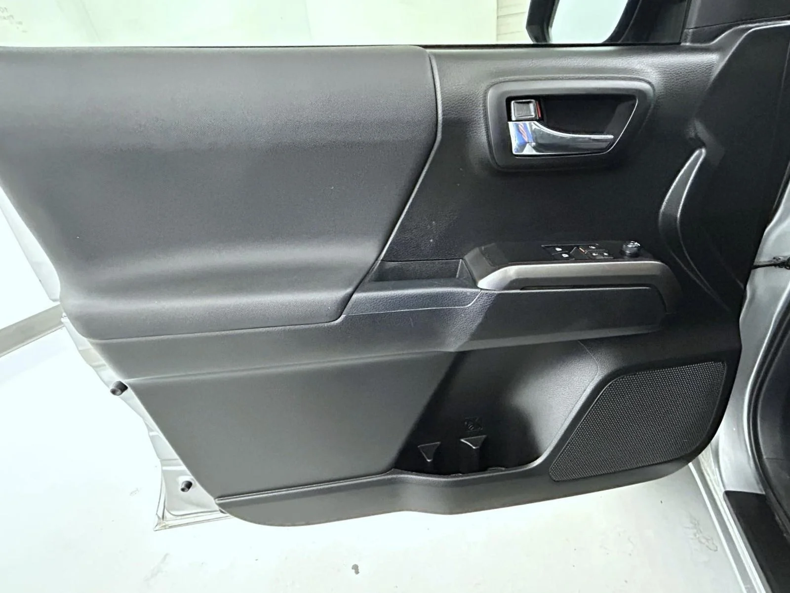 Used 2019 Silver Toyota TRD Off-Road image 9