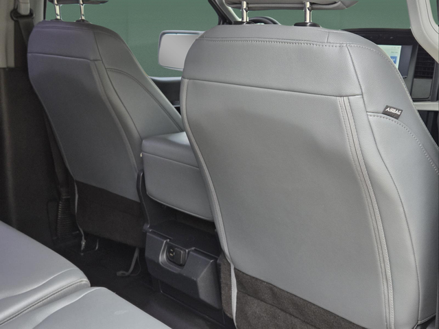 Used 2022 White Ford XL image 26