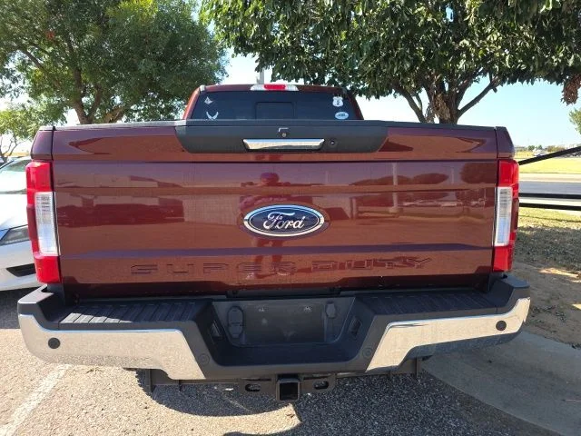 Used 2017  Ford Lariat image 4