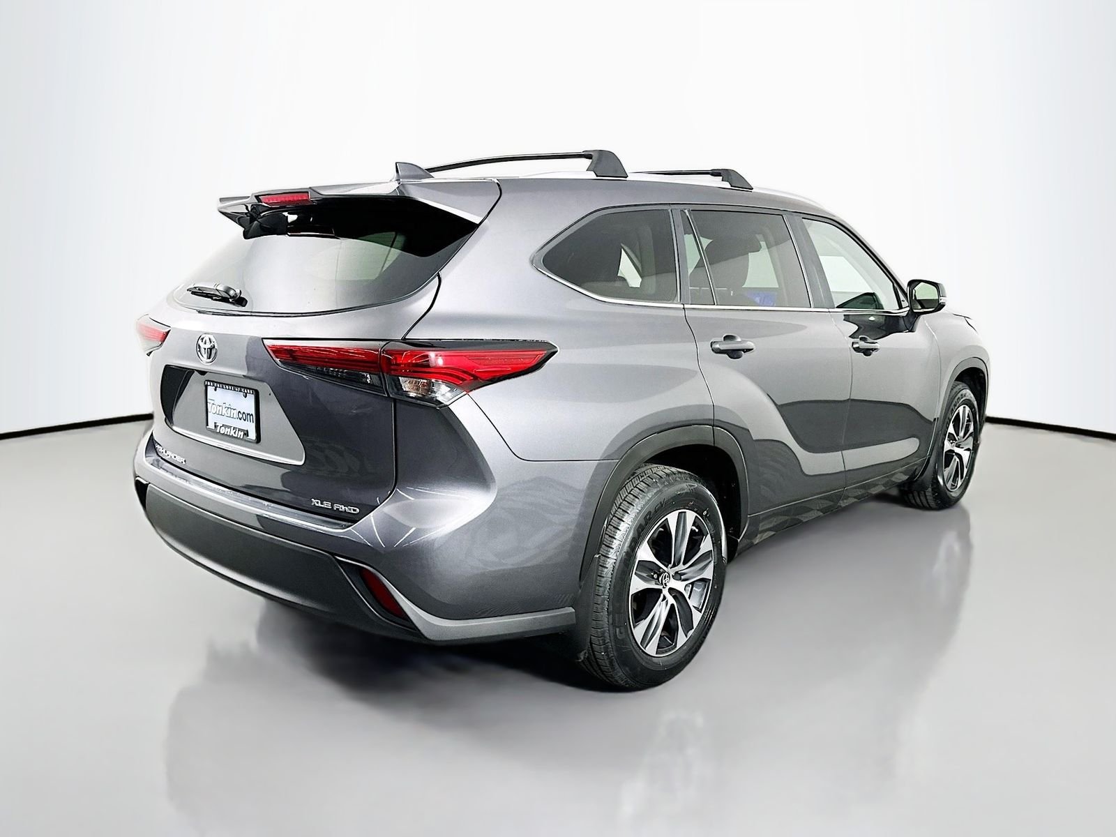 Used 2023 Magnetic Gray Metallic Toyota XLE image 7