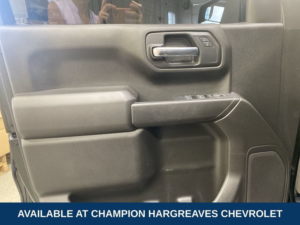 Used 2022 BLACK Chevrolet Custom Trail Boss image 30
