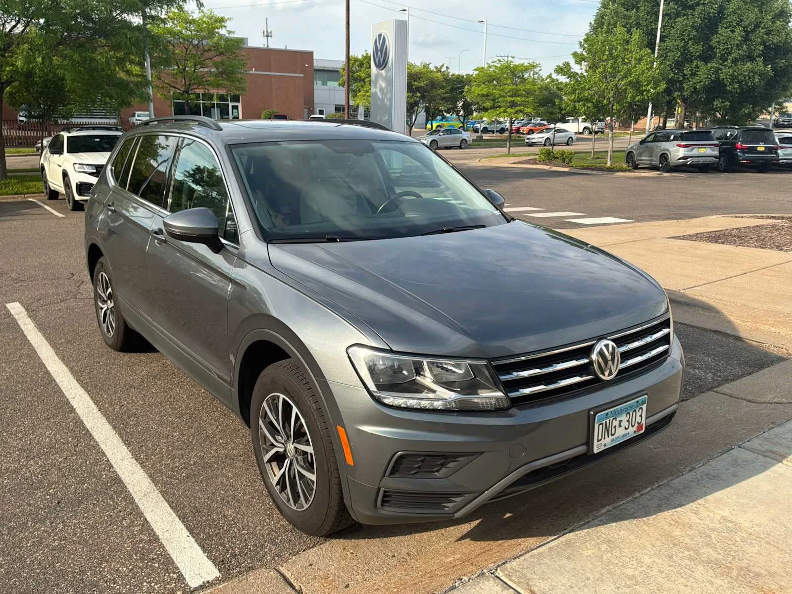 Used 2019 Volkswagen Tiguan SEL R-Line with VIN 3VV2B7AX9KM189451 for sale in Saint Louis Park, Minnesota