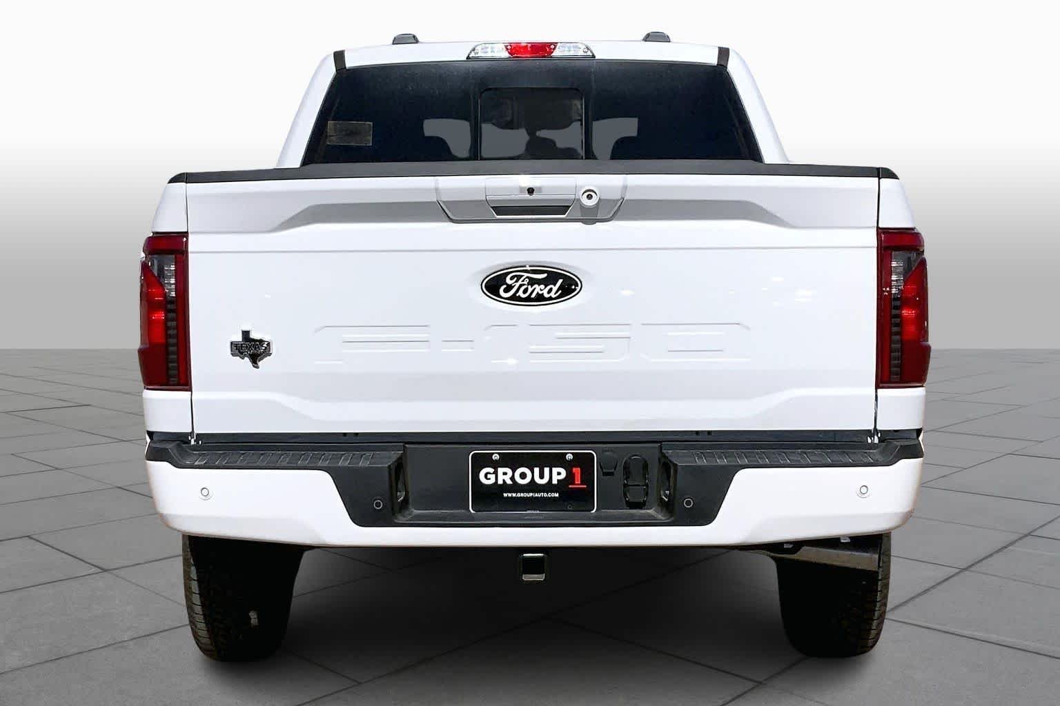 New 2026 Oxford White Ford XLT image 4