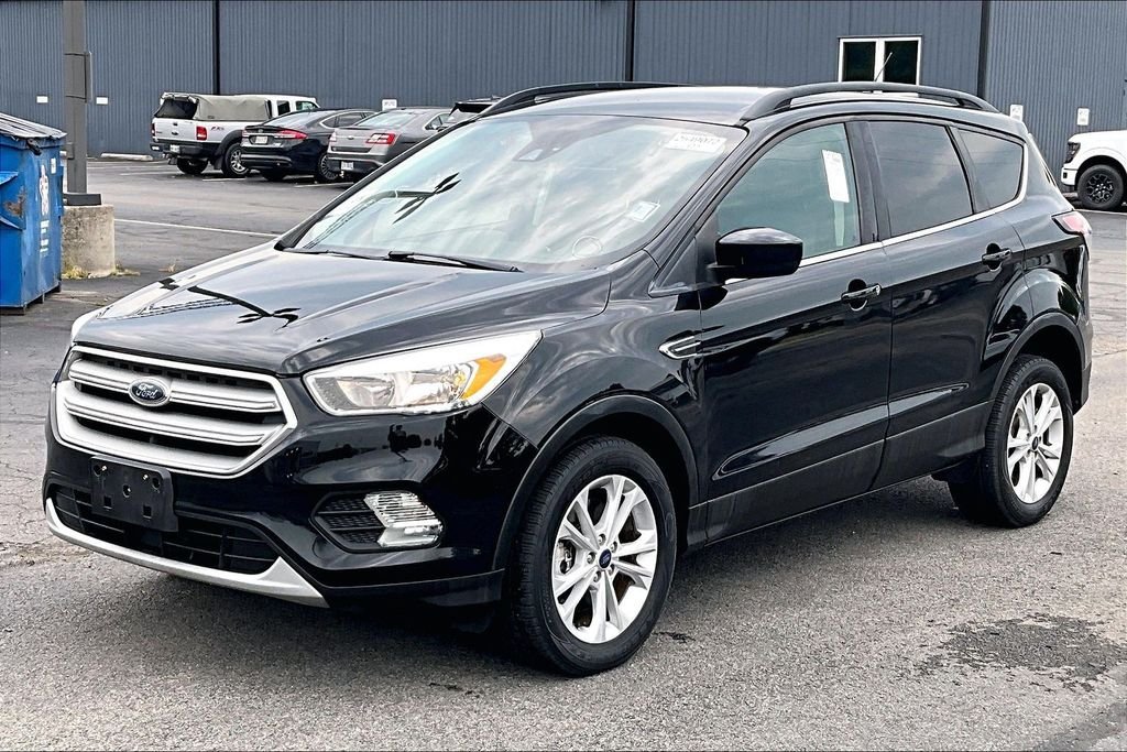 Used 2018 Shadow Black Ford SE image 2