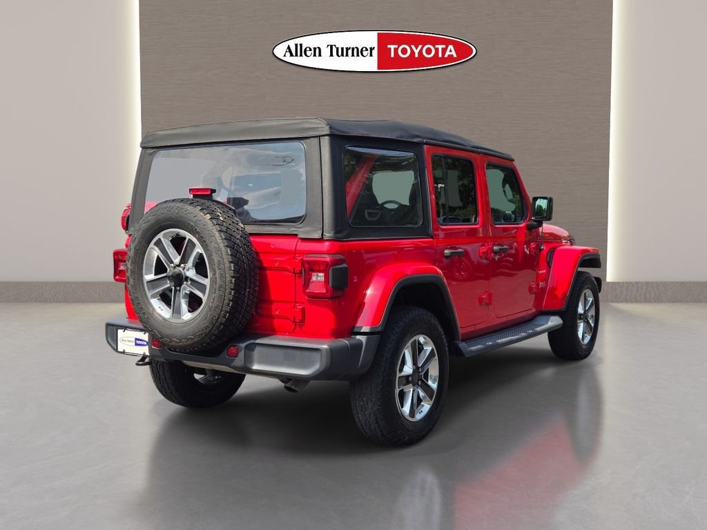 Used 2018 Red Jeep Unlimited Sahara image 7