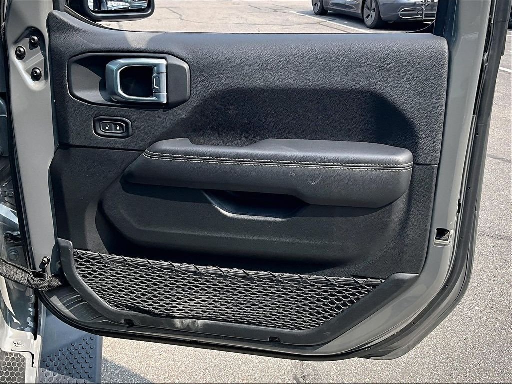 Used 2021 Sting-Gray Clearcoat Jeep Unlimited Sahara image 12