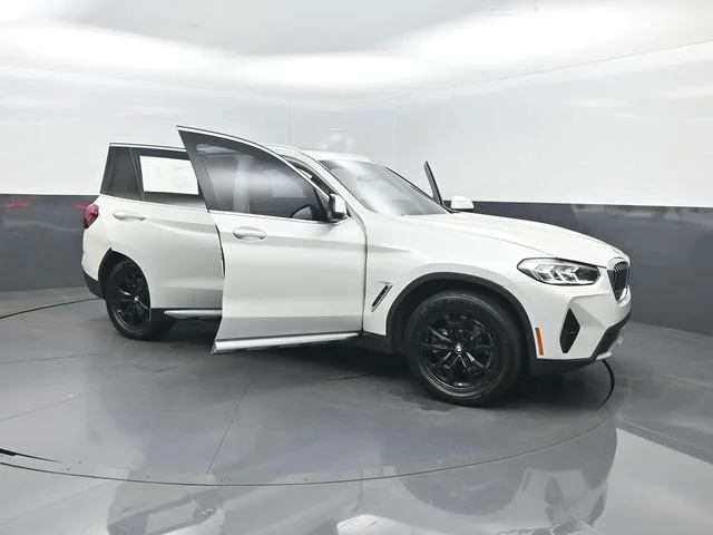 Used 2022 White BMW xDrive30i image 38