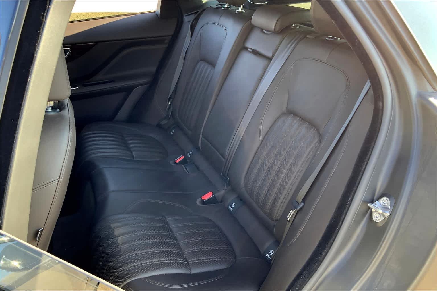 Used 2019 Yulong White Metallic Jaguar 30t Portfolio image 20