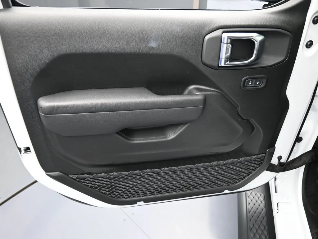 Used 2025 Bright White Clearcoat Jeep Sport image 12