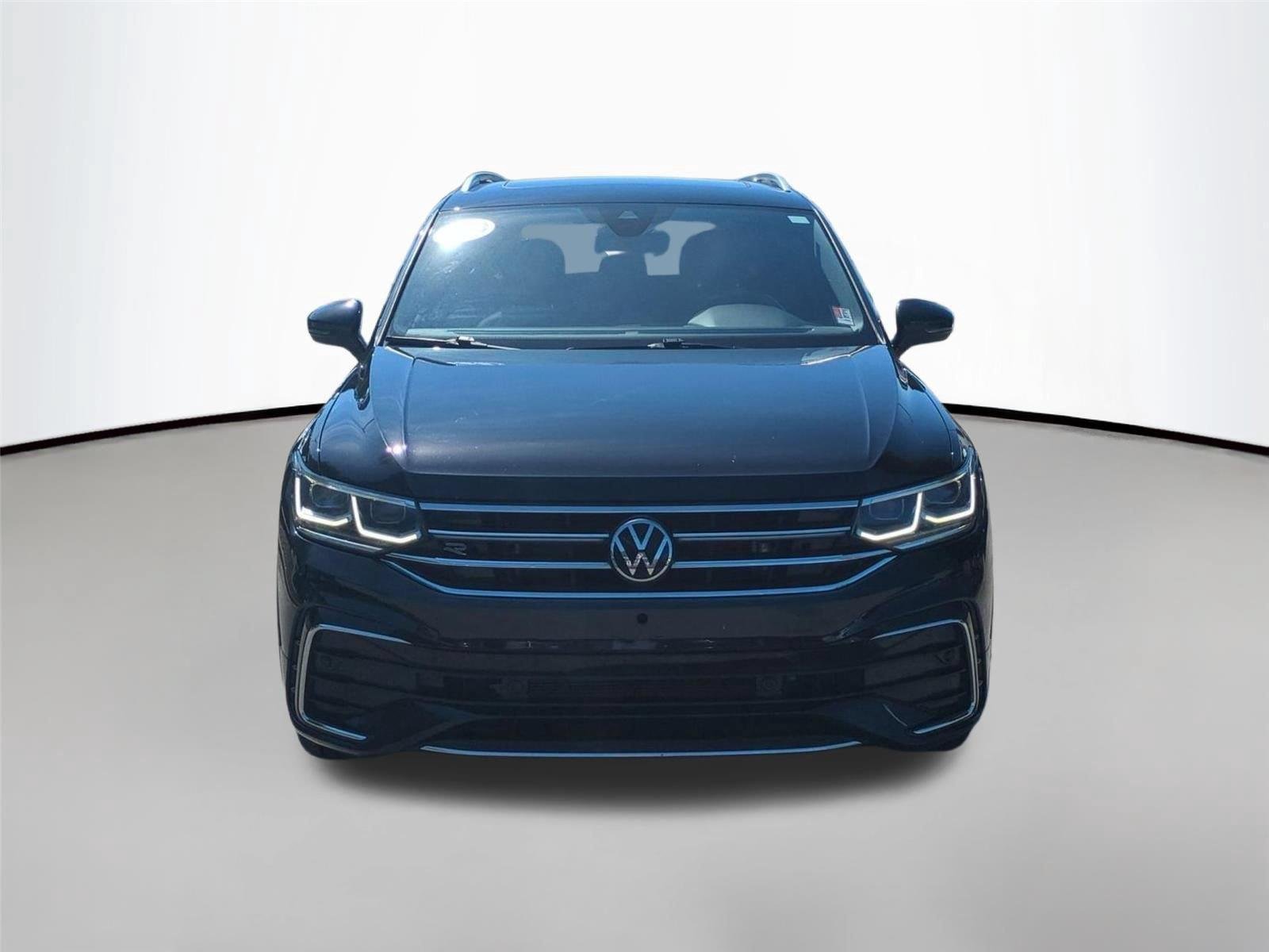 Used 2023  Volkswagen SEL R-Line image 8
