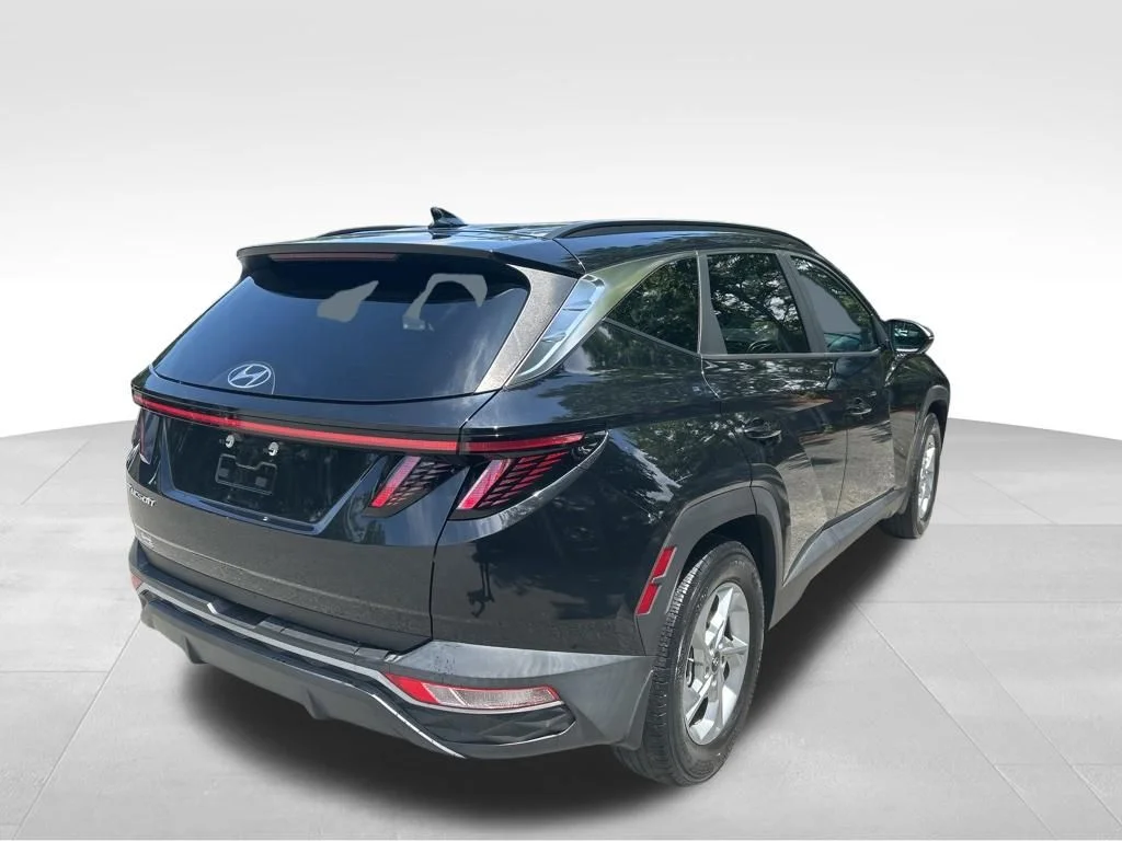 Used 2022 Black Hyundai SEL image 5