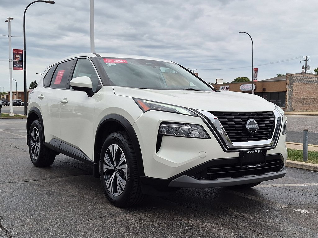 Used 2023 Pearl White TriCoat Nissan SV image 3