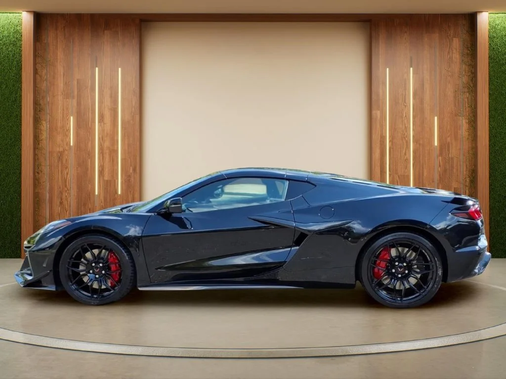New 2027 Black Chevrolet 2LZ image 28