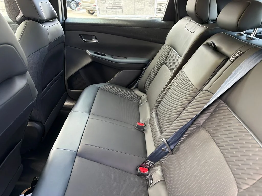New 2026 White Nissan PLATINUM+ image 30