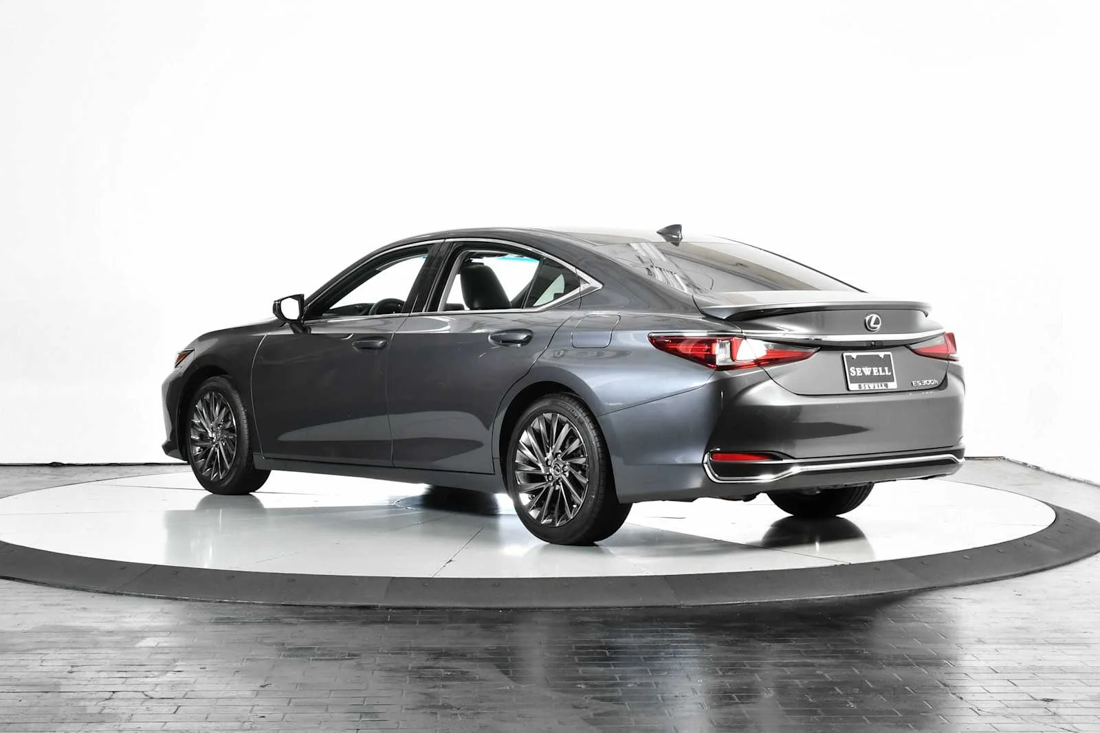 Certified Used 2025 CLOUDBURST GRAY Lexus Luxury image 4
