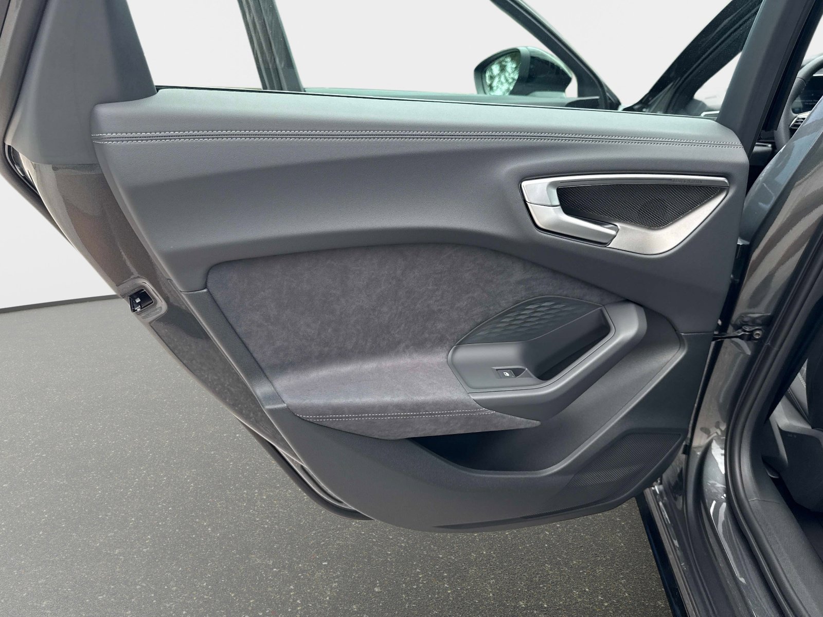 New 2026 Daytona Gray Pearl Effect Audi Premium Plus image 10