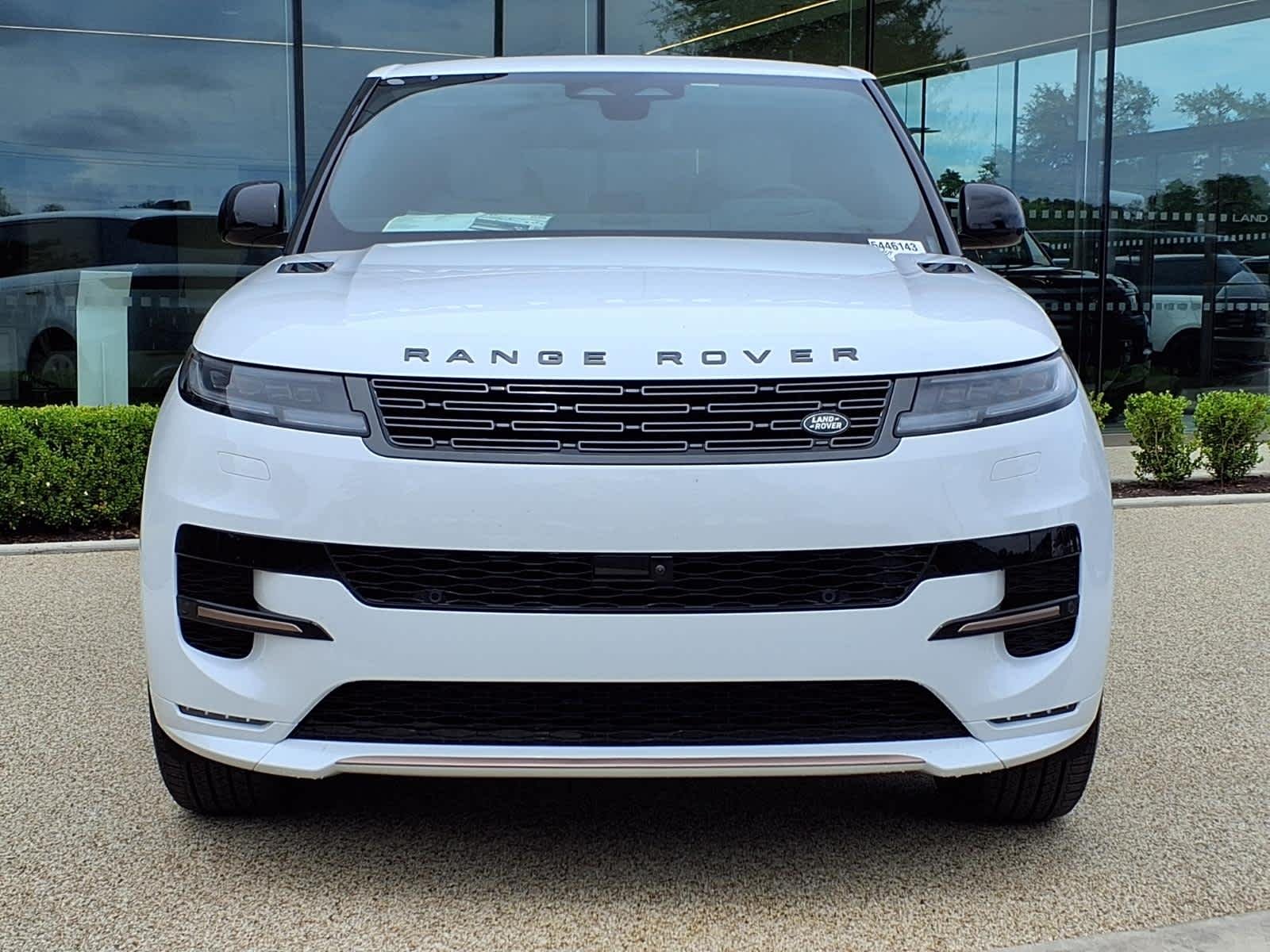 New 2026 Fuji White Land Rover Dynamic SE image 2
