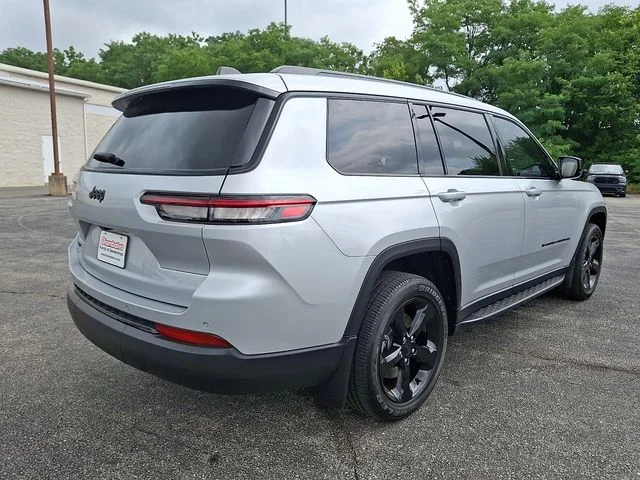 Certified Used 2024 Silver Jeep Altitude X image 11
