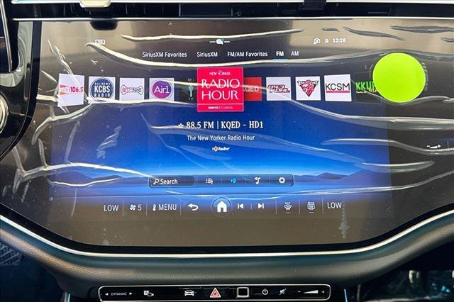 New 2026 MANUFAKTUR Alpine Grey Mercedes-Benz E 350 image 42