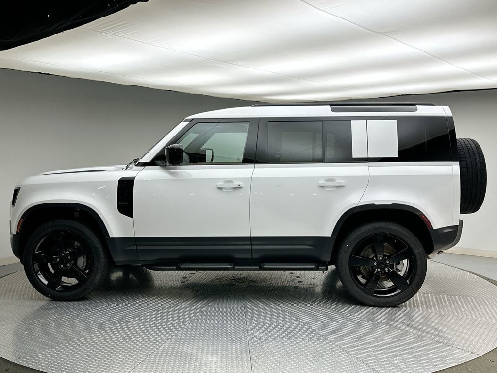 New 2026 Fuji White Land Rover S image 2