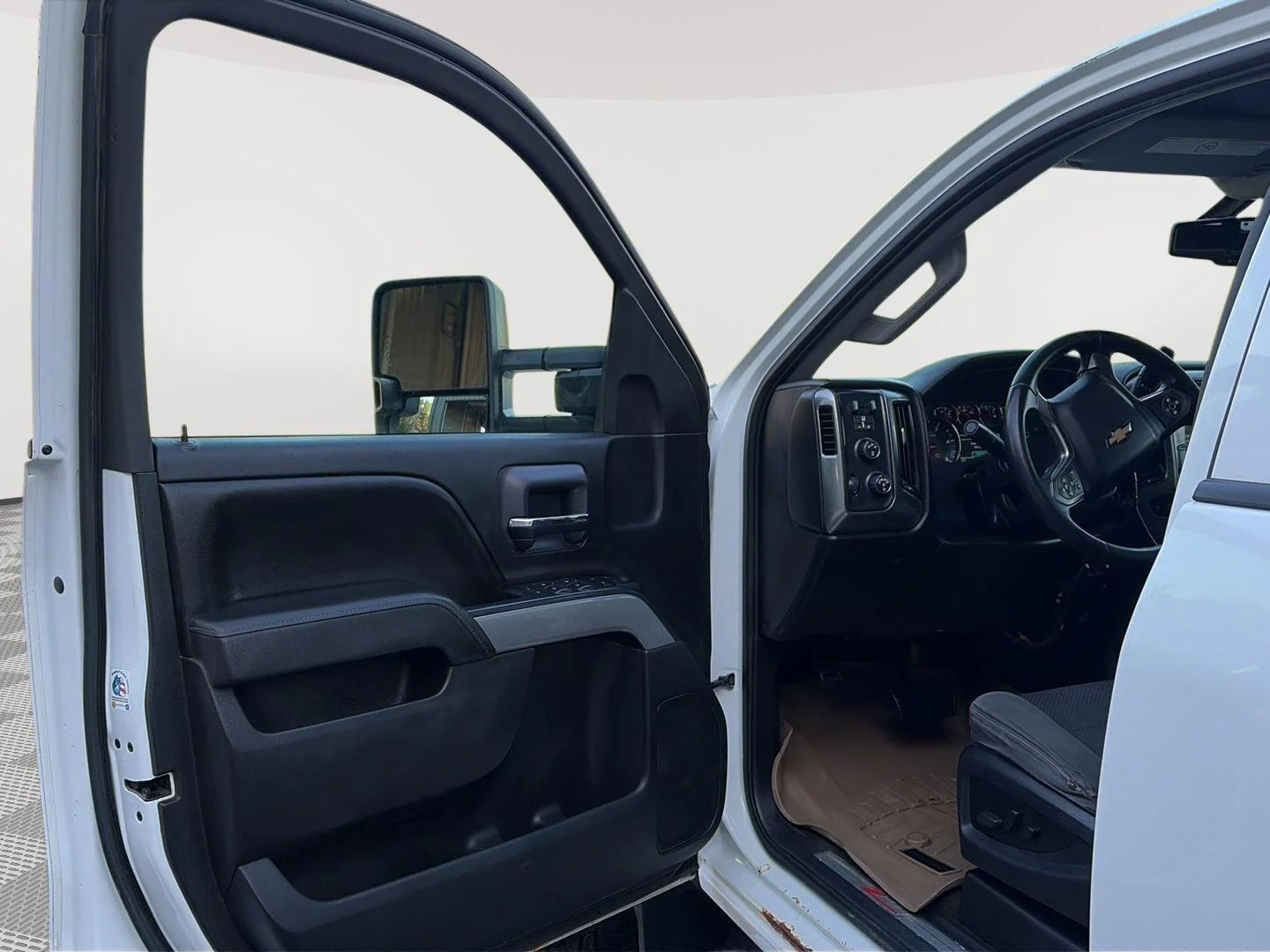 Used 2016 Summit White Chevrolet LT image 15