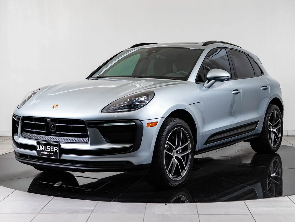 2024 Porsche Macan -'s photo
