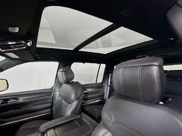 New 2026 Steel Blue Exterior Paint Jeep Summit Obsidian image 23