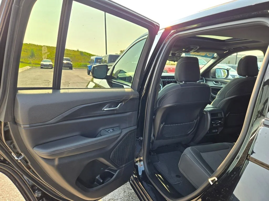 Used 2024 Black Jeep Laredo X image 29