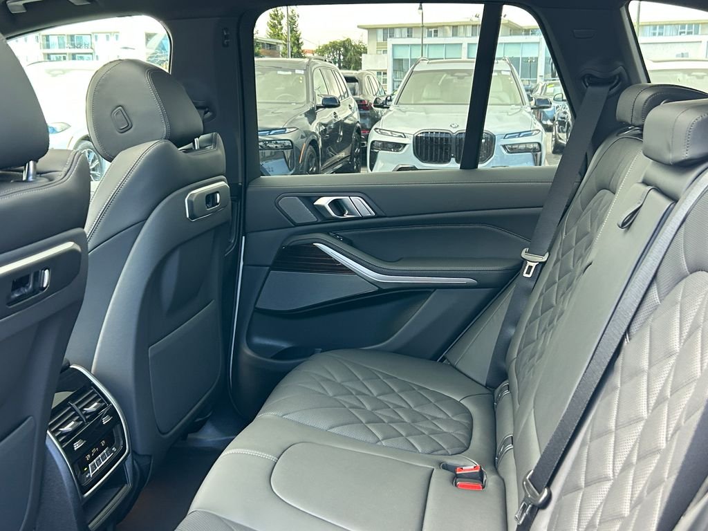 New 2026 Mineral White Metallic BMW xDrive50e image 30