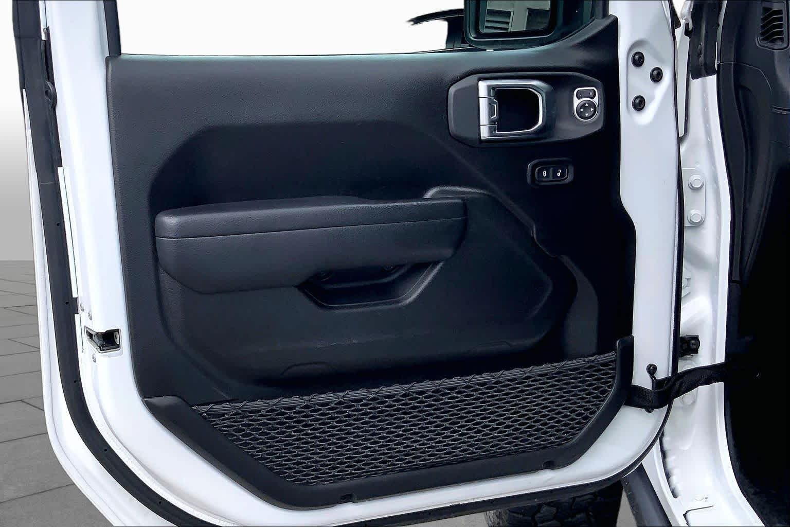 Used 2026 Bright White Clearcoat Jeep Mojave image 21