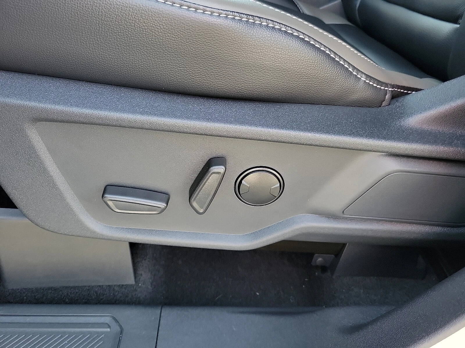 New 2025 Desert Sand Ford Outer Banks&reg; image 13