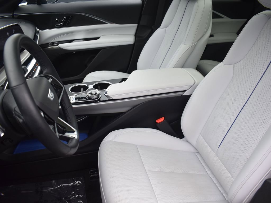 2024 CADILLAC LYRIQ - Image 12