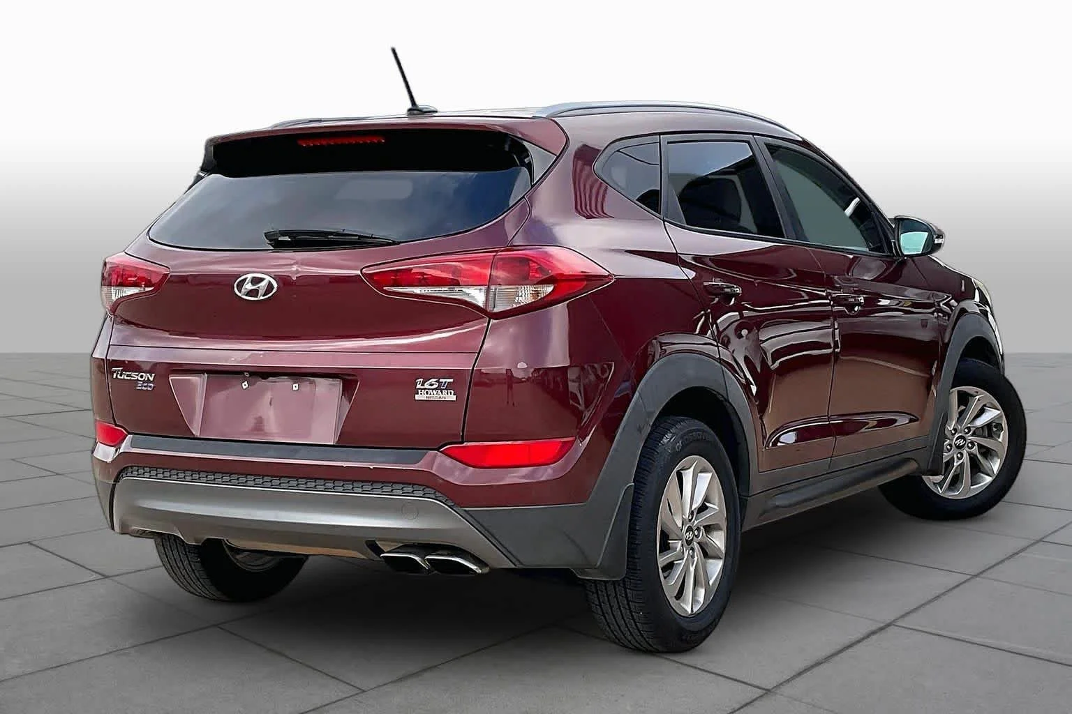 Used 2016 Ruby Wine Hyundai Eco image 14