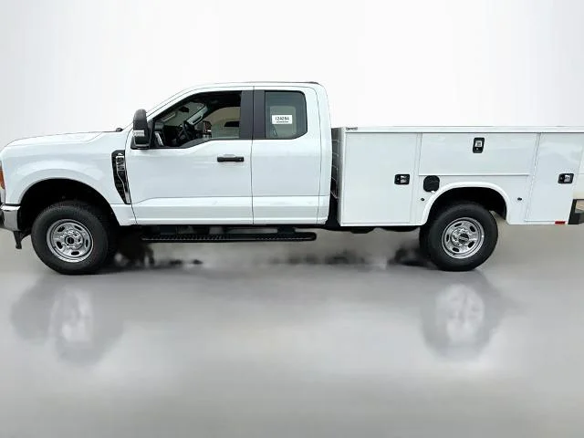 New 2026 Oxford White Ford F-250® XL image 33