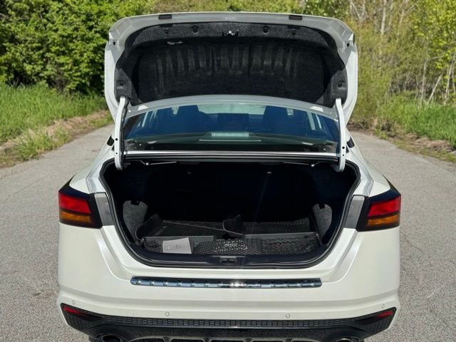 Used 2023 Pearl White Nissan 2.0 SR image 7