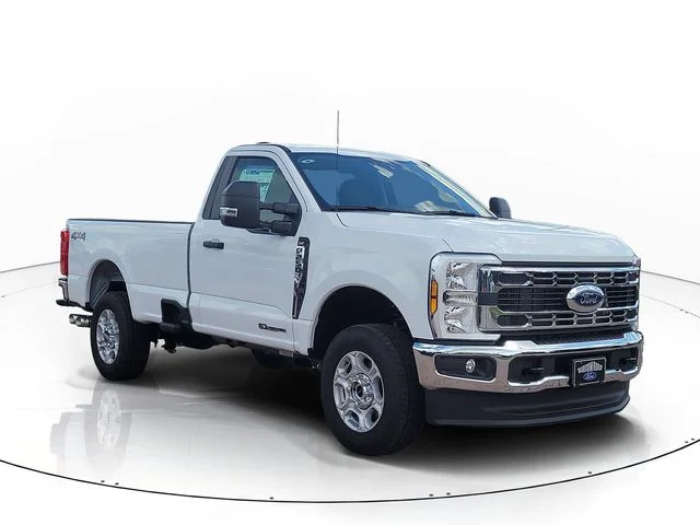 New 2026 Oxford White Ford XLT image 3