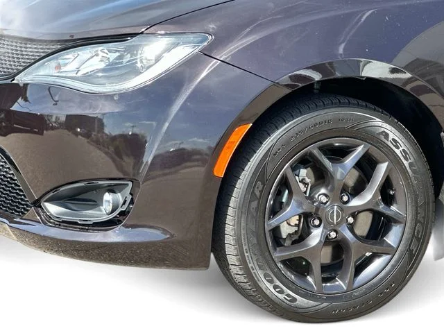 Used 2019 Black Chrysler Touring L Plus image 7