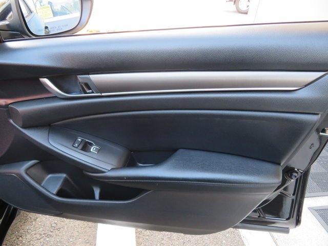 Used 2018 Crystal Black Pearl Honda LX 1.5T image 10