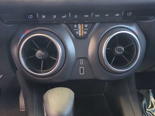 Used 2022 Summit White Chevrolet 2LT image 18